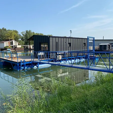 Captains Danube Houseboat - Daire