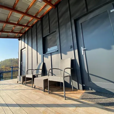 Houseboat Na Dunaji -