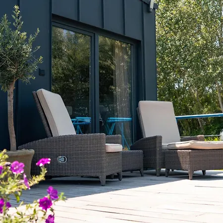 Captains Danube Houseboat - * براتسيلافا