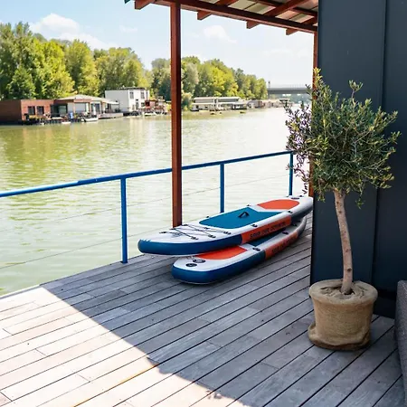 Captains Danube Houseboat -