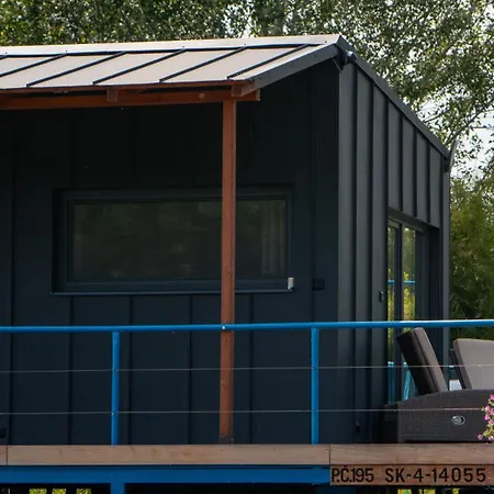 Апартаменты Captains Danube Houseboat -