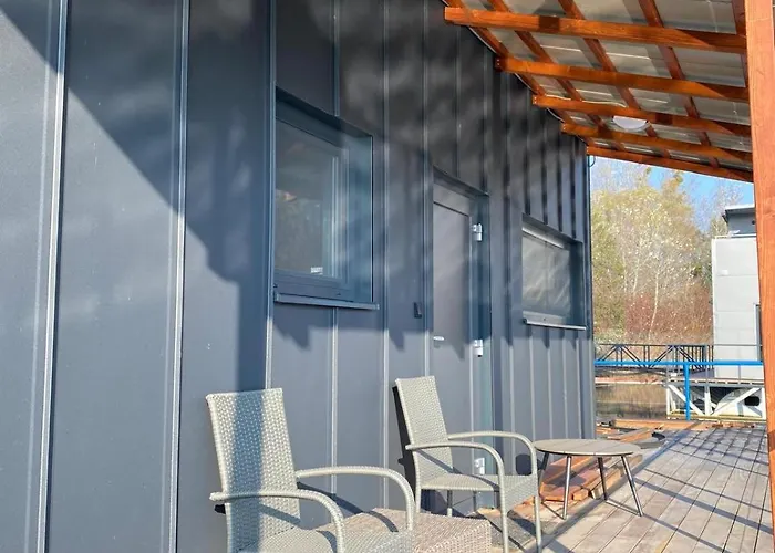 Captains Danube Houseboat - * براتسيلافا