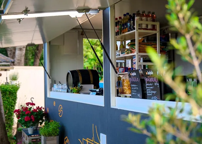 Captains Danube Houseboat - براتسيلافا