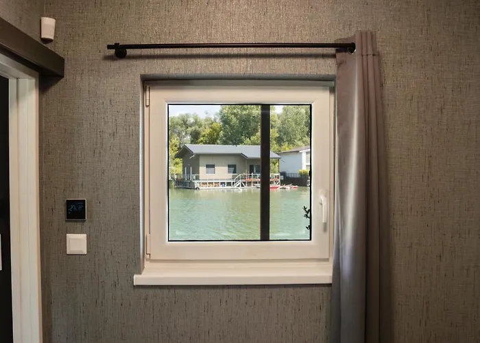 Captains Danube Houseboat - Апартаменты