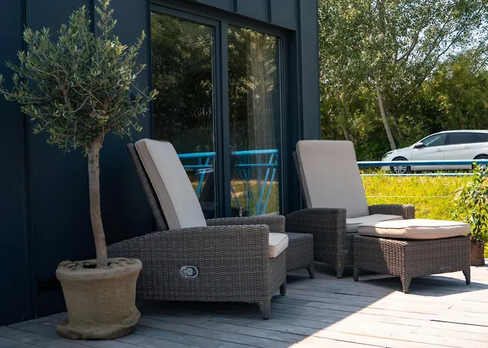 Captains Danube Houseboat - *