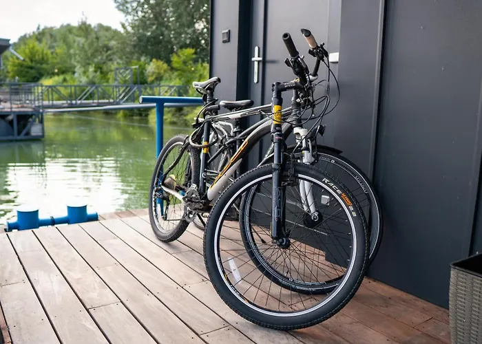 Captains Danube Houseboat - Апартаменты *