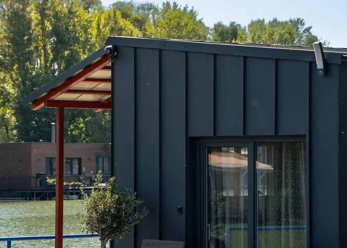 Captains Danube Houseboat - Апартаменты