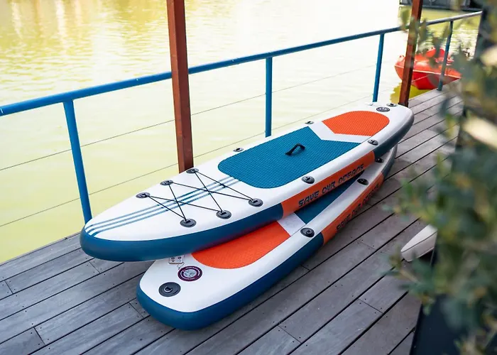 Captains Danube Houseboat - شقة *