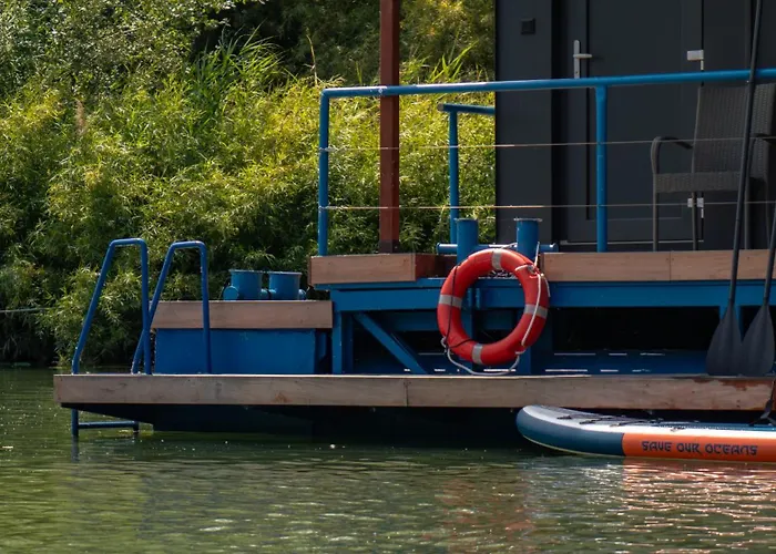 Captains Danube Houseboat - * Братислава