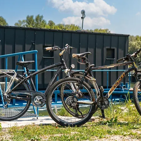 Captains Danube Houseboat - Pozsony