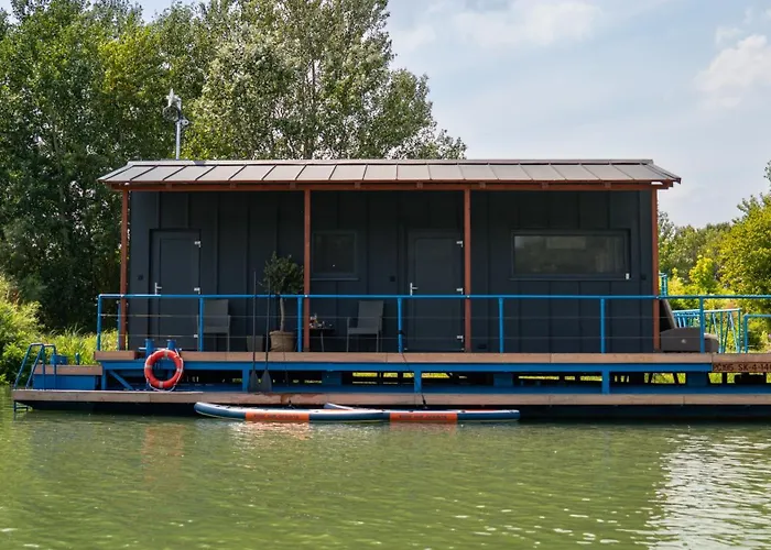 Captains Danube Houseboat - דירה *