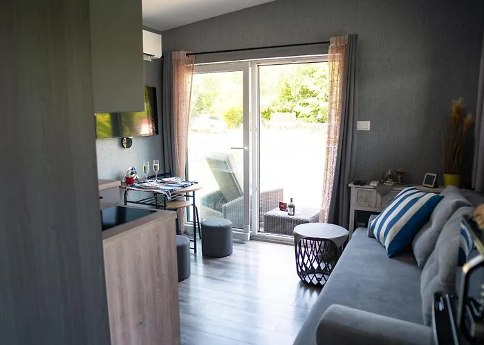 Captains Danube Houseboat - *