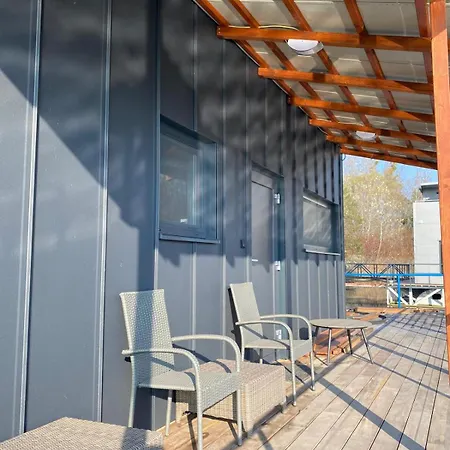 Captains Danube Houseboat - * براتسيلافا