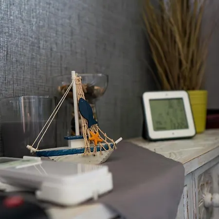 Captains Danube Houseboat - * براتسيلافا