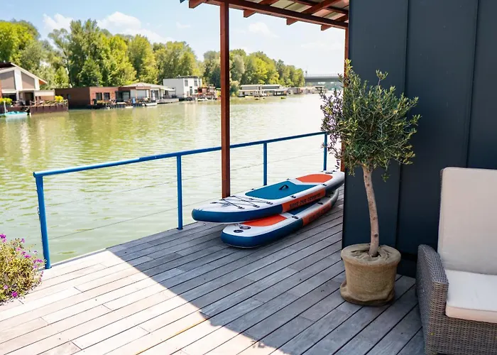 Captains Danube Houseboat -